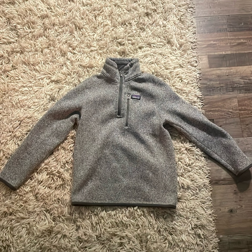 A Patagonia kids better sweater. Grey. Size kids medium (10)